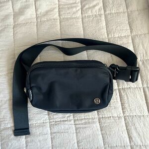 black lulu belt bag